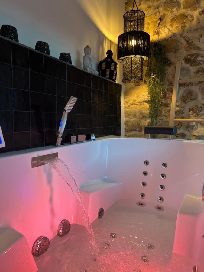La Planque - Chambres Avec Jacuzzi Fleury-en-Biere Eksteriør bilde